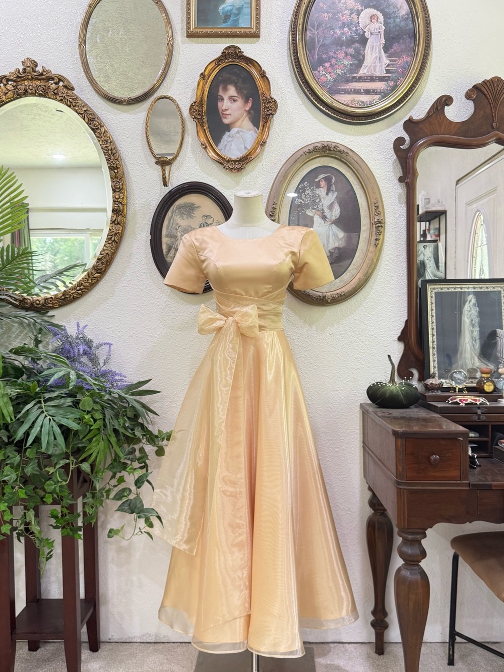 Elegant Peach A-Line Midi Dress with Bow Waist